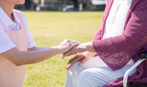 介護福祉関連業(通所施設(デイサービス)、訪問介護施設(ホームヘルパー)、特別養護老人ホーム、介護付有料老人ホーム、介護老人保健施設、グループホーム、サービス付き高齢者向け住宅、給食委託会社、配食サービス、家事代行サービス、家政婦紹介、介護機器メーカー等…)